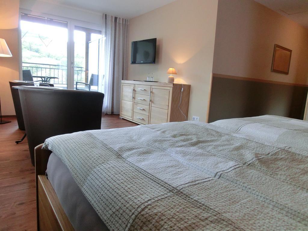 Bed and Breakfast Ferienweingut Hirschen Schulstrasse Burg  Camera foto