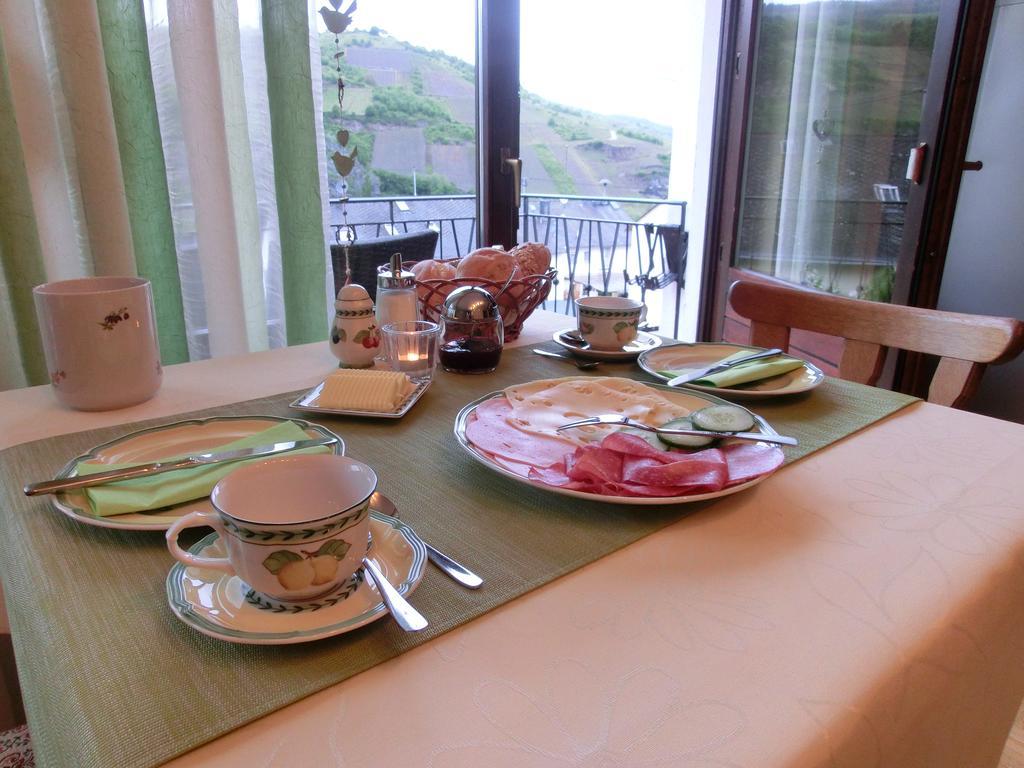 Bed and Breakfast Ferienweingut Hirschen Schulstrasse Burg  Camera foto