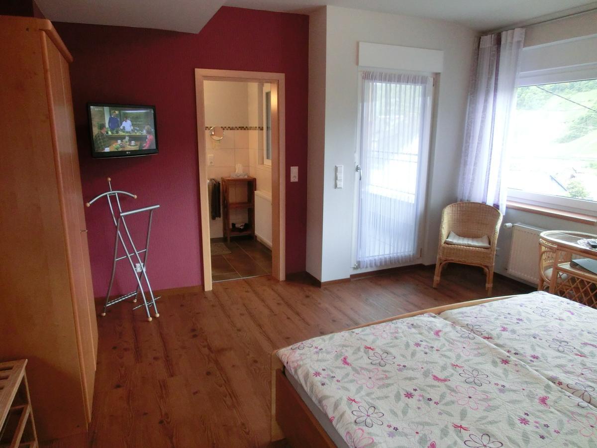 Bed and Breakfast Ferienweingut Hirschen Schulstrasse Burg  Esterno foto