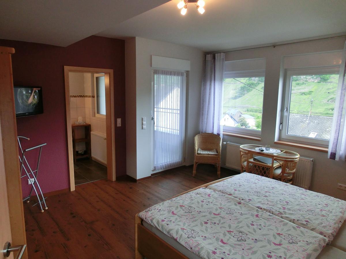 Bed and Breakfast Ferienweingut Hirschen Schulstrasse Burg  Esterno foto