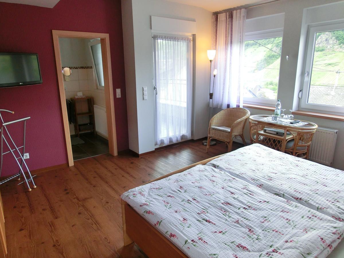 Bed and Breakfast Ferienweingut Hirschen Schulstrasse Burg  Esterno foto
